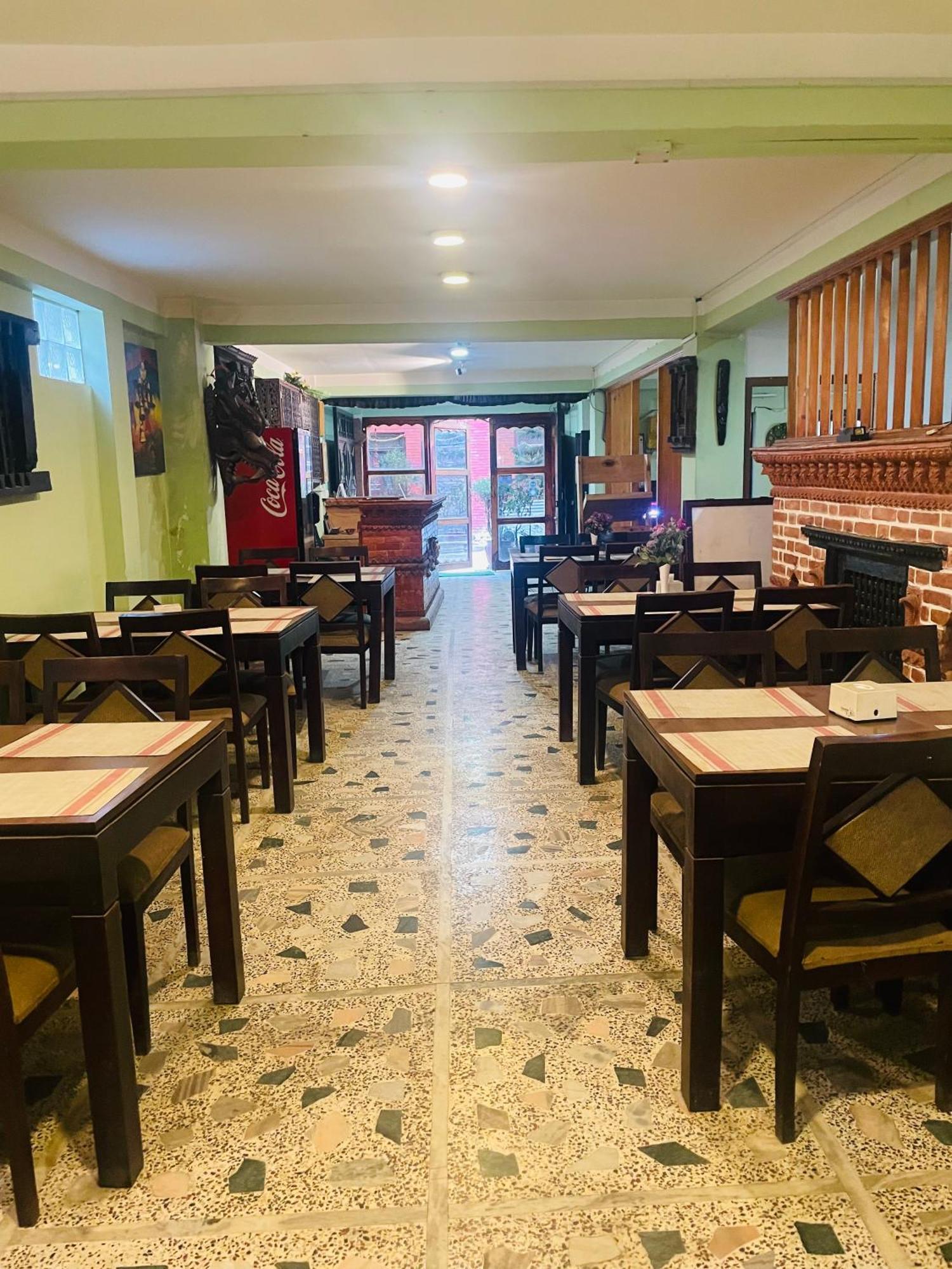 Hotel Bhaktapur Inn Экстерьер фото