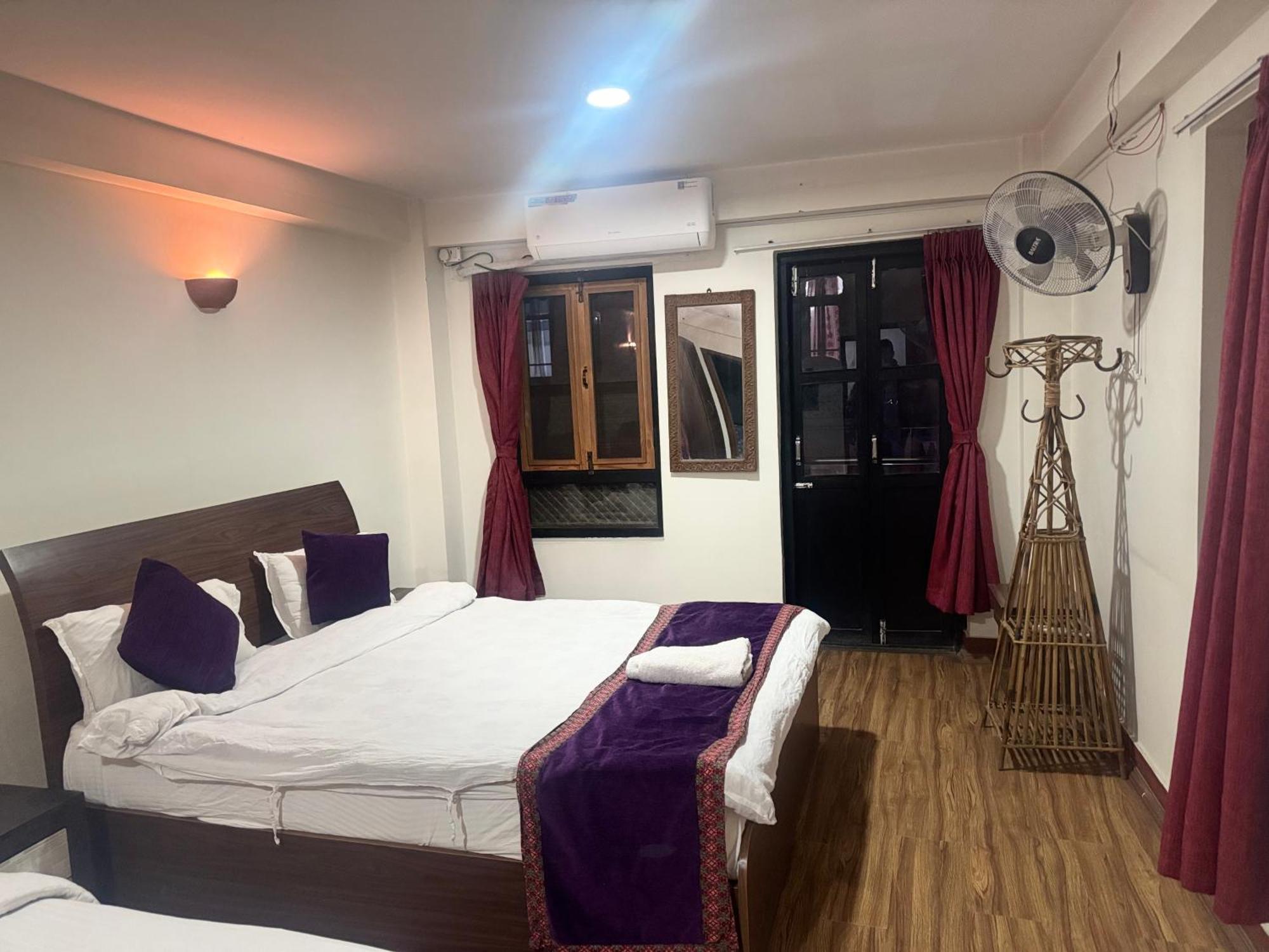 Hotel Bhaktapur Inn Экстерьер фото